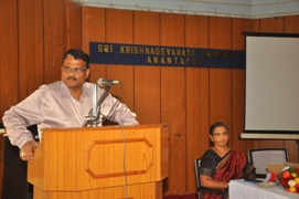 SKU VC Prof.Kuderu Rajagopal adressing affiliated colleges principal-CDC