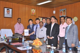 SKU Vice-Chancellor Prof.Kuderu Rajagopal exchanging MoU with Korean Industry representative for installation of 1MW Solar Plant in University
